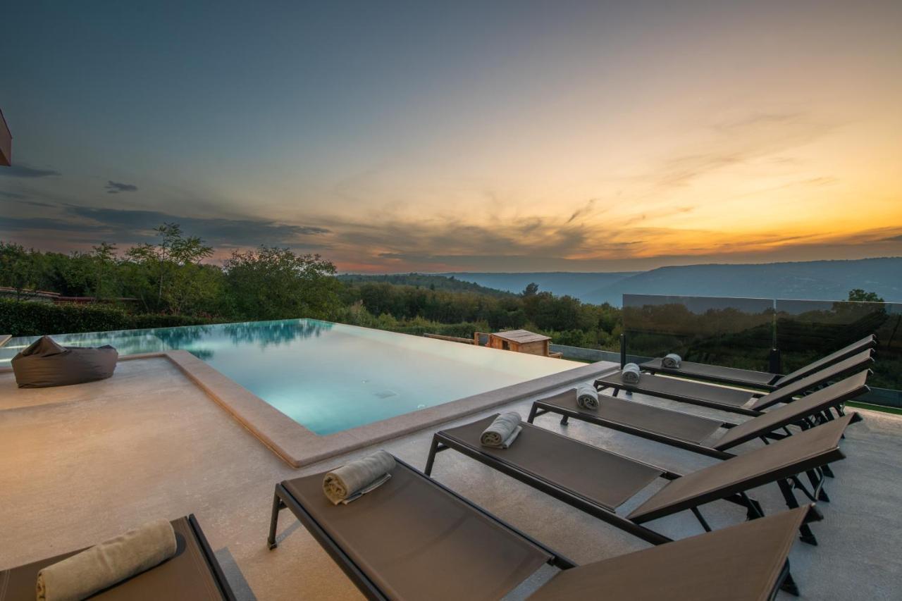 Villa Memory Raša Buitenkant foto