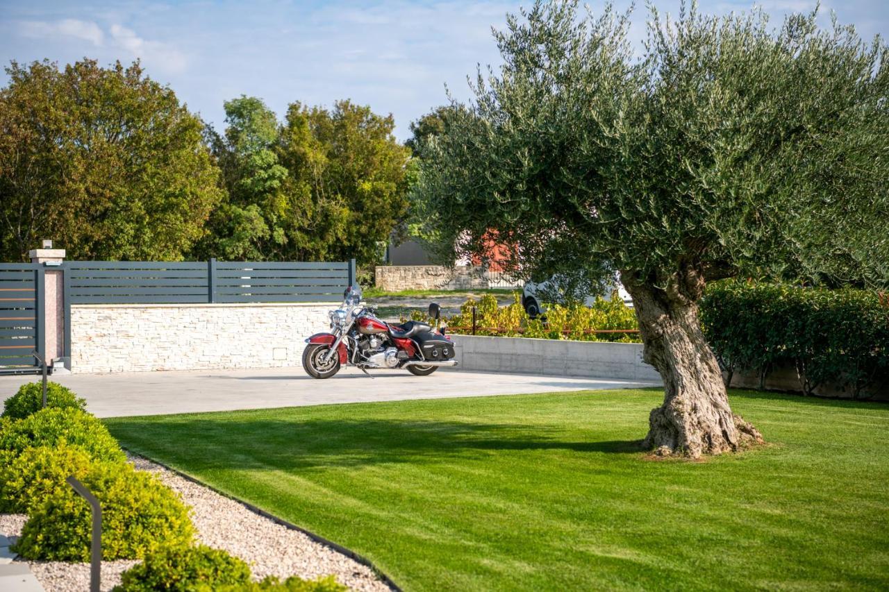 Villa Memory Raša Buitenkant foto